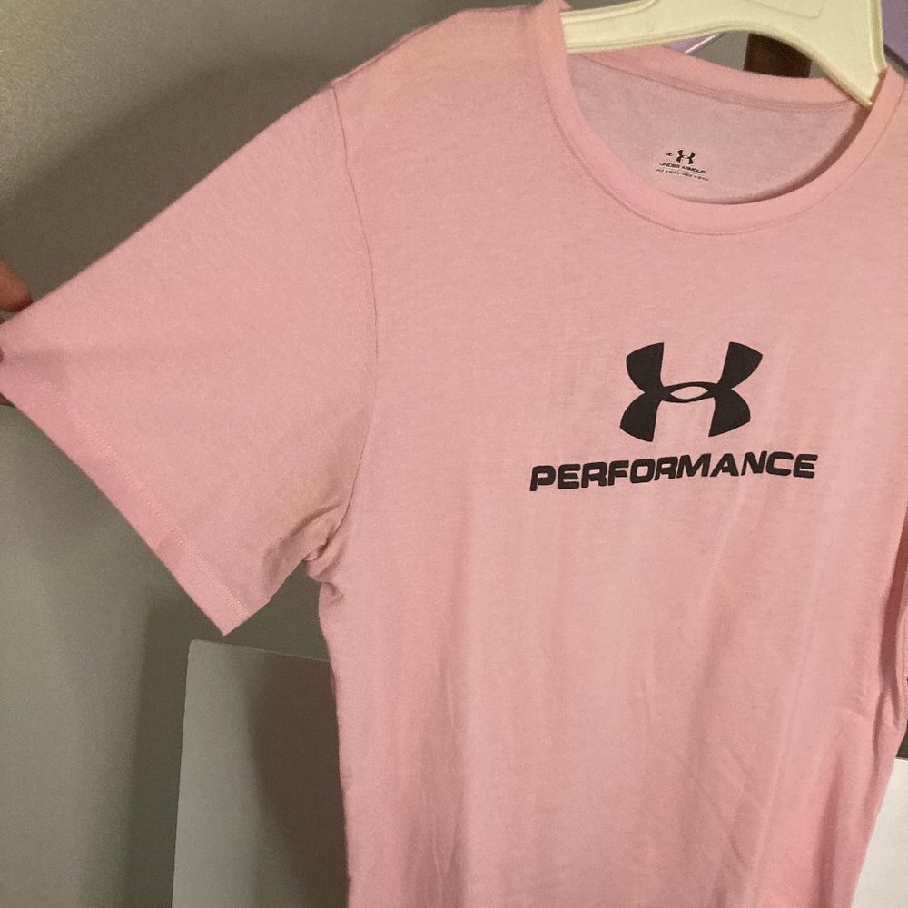UNDER ARMOUR TOP - Picture 2 of 9